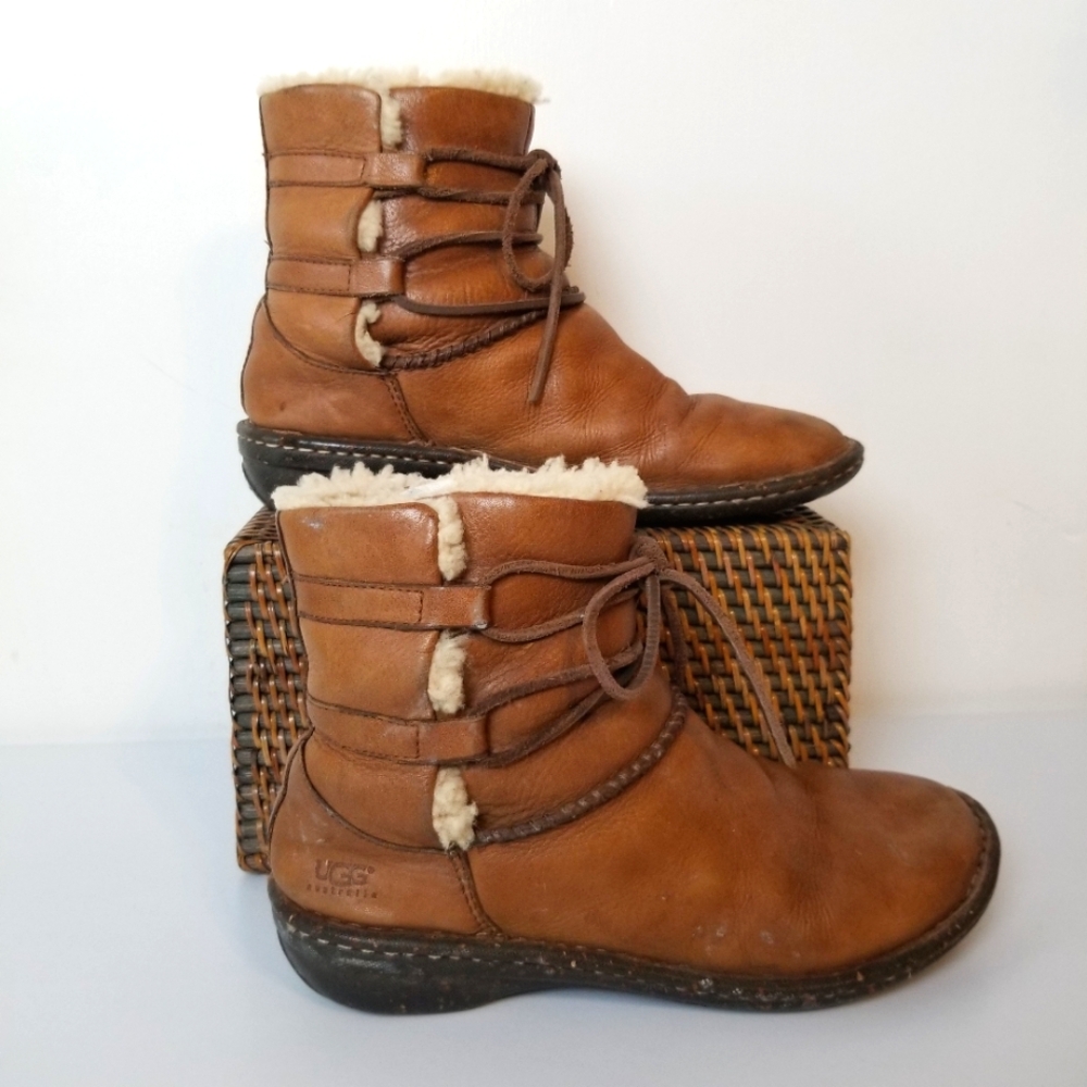 UGG Caspia Leather Sheepskin Fur Lined Lace Up Boots